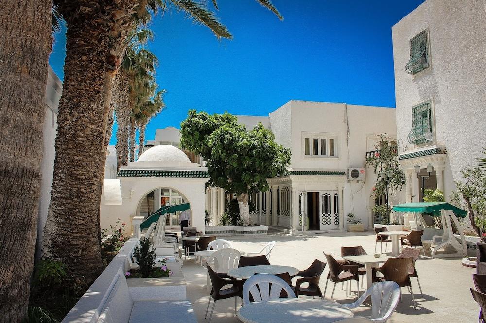 Hotel Emira
